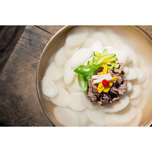 신선한 쌀의 맛과 쫄깃한 식감으로 다양한 요리를 풍성하게 해주는 풀무원 우리쌀떡국떡