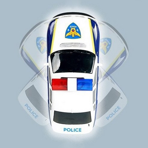 역동적인 주행을 도와주는 강력한 모터와 안전한 장난감, 로켓배송의 빠른 무료 배송 서비스로 많은 소비자들의 인기를 받고 있는 비앤씨 RC 경찰차