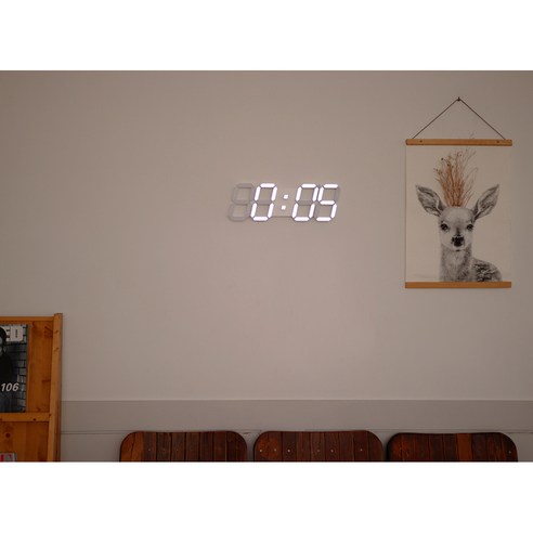 맞춤형 디지털 시간 표시로 가정을 밝히는 무아즈 3D LED 벽시계 빅 플러스