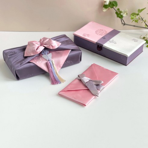 핑크빛 설렘을 담아 마음을 전하는 르미에 예단비함 세트