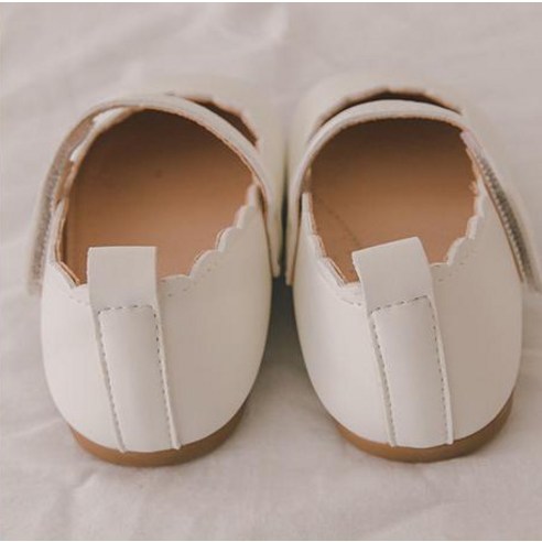 아이 발 건강과 스타일을 책임지는 베이비쨈 물결 플랫 구두