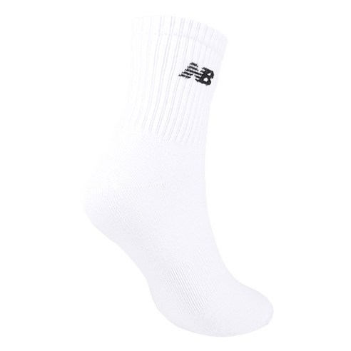 발끝까지 스타일을 완성하는 뉴발란스 스탠다드 중목 양말, 합리적인 가격으로 일상의 쾌적함을 더하다.