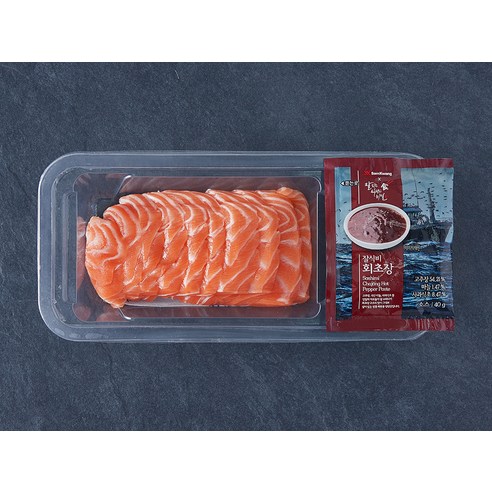 신선하고 숙성된 해산물의 맛을 위한 곰곰 연어회