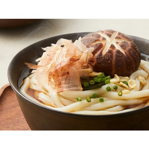 깊어가는 가을, CJ제일제당 가쓰오우동으로 따스함을 더하세요.