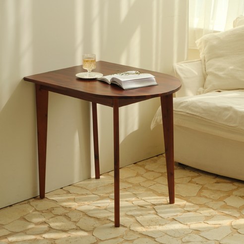 공간에 온기를 더하는 특별한 선택, 하우스레시피 에이든 티크 반타원 테이블 몽키우드식탁