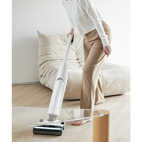 스마트한 당신을 위한 선택, 로보락 진공 물걸레 청소기로 깨끗하고 편리한 일상을 경험하세요.