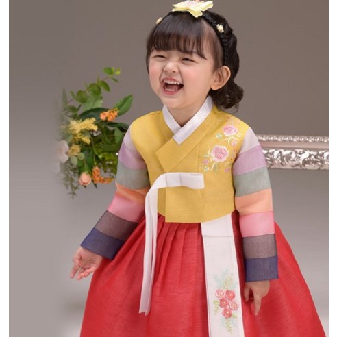 봄날의 설렘을 담은 더예한복 새봄나리, 아이를 위한 완벽한 선택