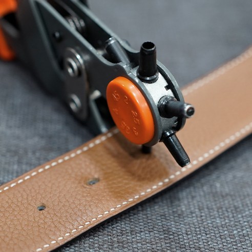 망치 소음 없이 쉽고 깔끔하게! 코멧 펀칭기로 가죽 공예 시작하세요