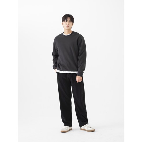 남성의 스타일과 편안함을 높여주는 캐럿 데일리 와이드핏 트레이닝 팬츠