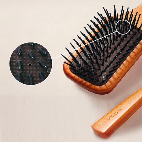 두피와 모발에 선사하는 궁극의 휴식, 아베다 우든 패들 브러쉬