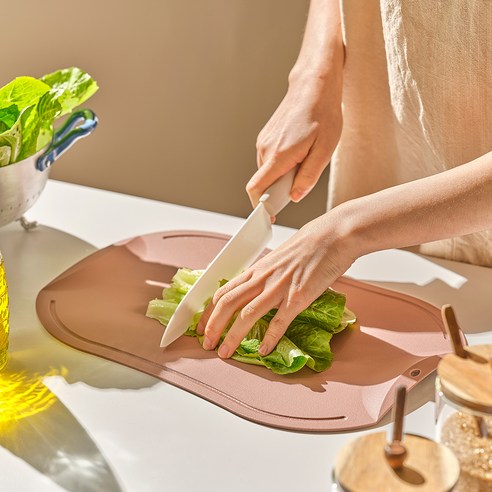 칼집 걱정 없는 위생 도마, 도블레로 건강한 주방을 완성하세요.