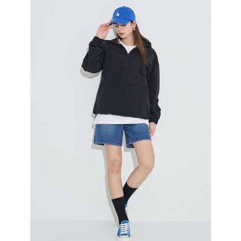 세련되고 기능성 있는 AFINAR 나일론 후드 아노락