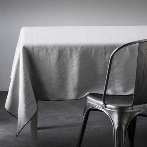AM.PM. 바이어스 린넨 F665292 테이블보, pearl grey + black, 180 x 300 cm