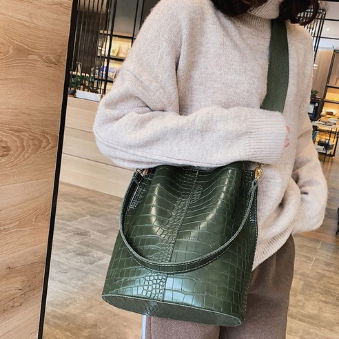 오르비 아헤코바 숄더백