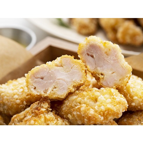 프리미엄 닭고기로 간편하게 즐기는 담백한 순살 치킨 냉동 상품