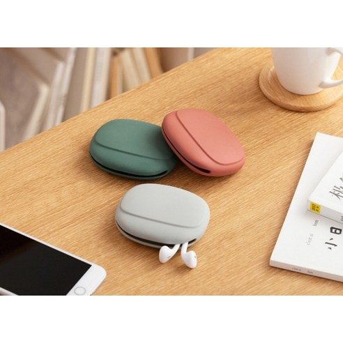 이어폰과 소품을 위한 편리하고 내구성 있는 보관 용법