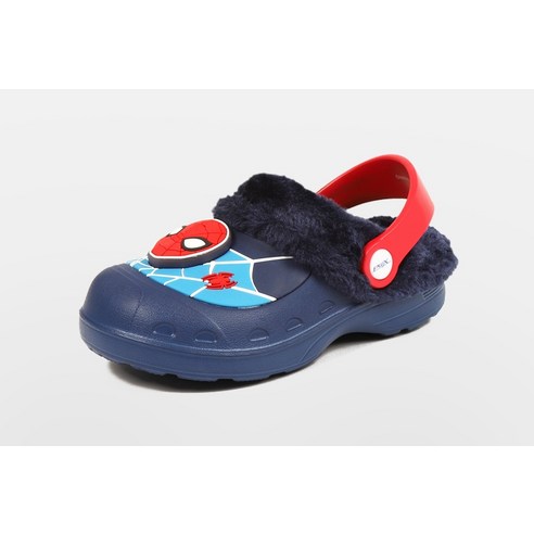 겨울철 아이 발 건강과 스타일을 책임지는 스파이더맨 방한 샌들