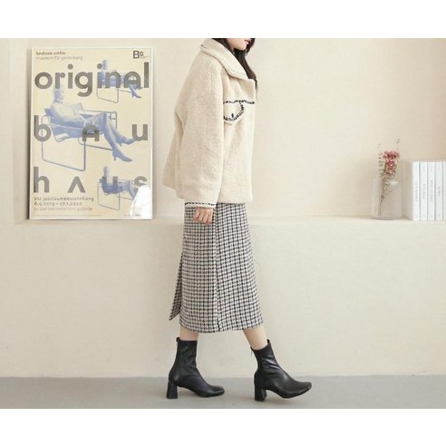 女  時尚  服裝  訓練衣服  頂部和底部  組  成年女性  成年女性  婦女  女人