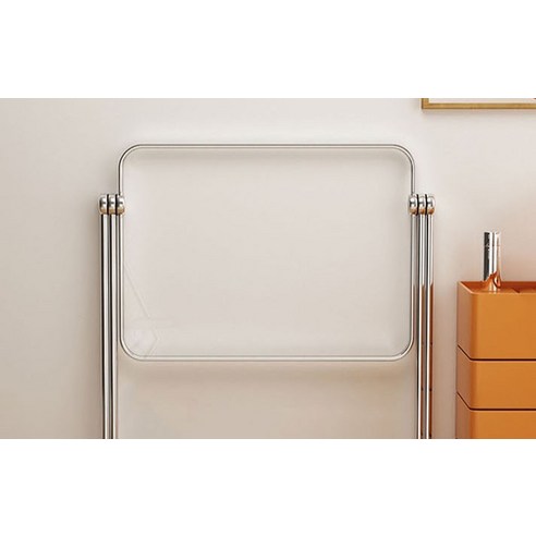 좁은 공간을 넓게 쓰는 마법, 투명 아크릴 테이블