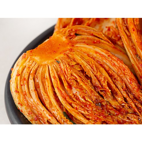 깔끔하고 칼칼한 풍미가 입맛을 사로잡는 포기김치