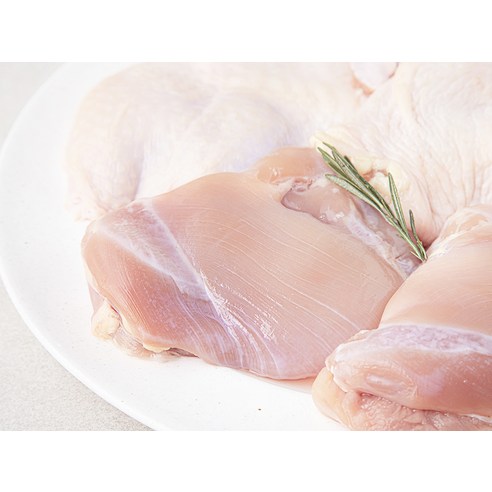 쫄깃하고 담백한 맛의 닭다리살