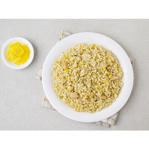 간편하고 맛있는 건강식 닭가슴살 볶음밥