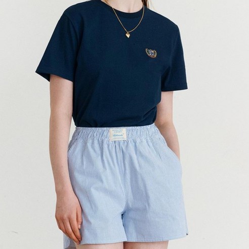 女 時尚 服裝 上衣 短袖 t卹 成年女人 成年女人 女士 女人 涼爽 夏天 夏天 夏天 夏天 夏天 夏天 涼爽的夏天 仲夏 夏天 夏天 炎熱的夏天炎熱的夏季 炎熱的夏季 夏 夫人 夫人 冷靜 冷靜 女裝 服裝 短袖T卹
