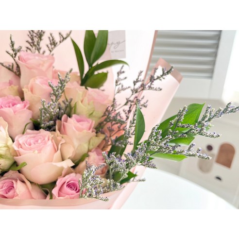 모리앤 엘레강스 20송이 장미 생화꽃다발: 사랑과 우아함이 담긴 완벽한 선물