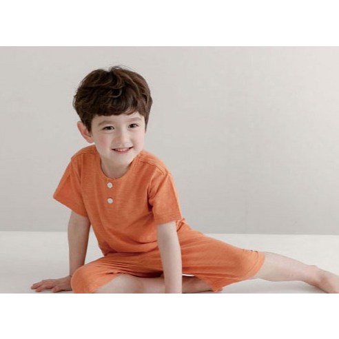 상큼한 디자인과 시원한 착용감으로 아이에게 꿀잠을 선물하는 올라베이비 쥬시 5부 잠옷