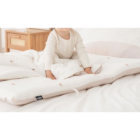 아리베베 모달 이불로 아기의 편안한 낮잠을 책임지세요.