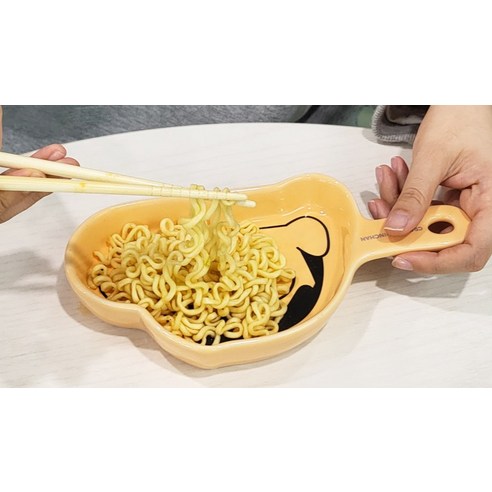 짱구의 귀여운 이미지와 알뜰한 가격, 편리한 사용성이 돋보이는 1인 식기세트