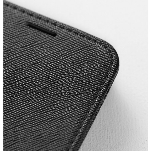 고품질 가죽 제품으로 명성을 떨치는 신지모루의 신지모루 다이어리 지갑 케이스는 세련된 외관과 실용적인 특징을 제공합니다.