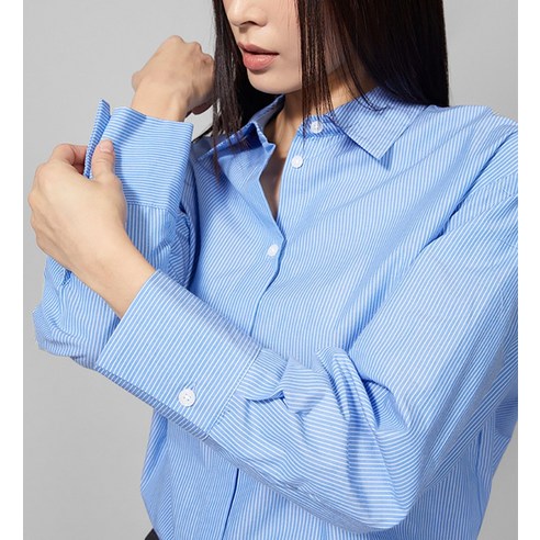 여성들의 새로운 스타일을 완성하는 베이직 오버핏 셔츠