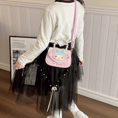 사랑스러운 디자인과 실용성을 겸비한 완벽한 어린이 크로스백