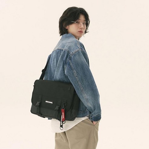 네이키드니스 남녀공용 아이콘 메신저백