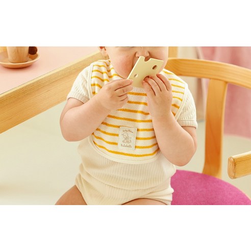 사랑스러운 유아용 턱받이로 특별한 순간을 만들어보세요!