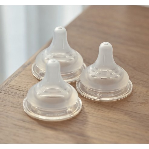 15개월 아기에게 딱! 대한민국에서 만든 믿을 수 있는 베베그로우 젖꼭지