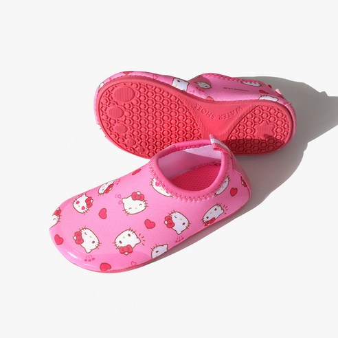 산리오 캐릭터와 함께하는 즐거운 물놀이