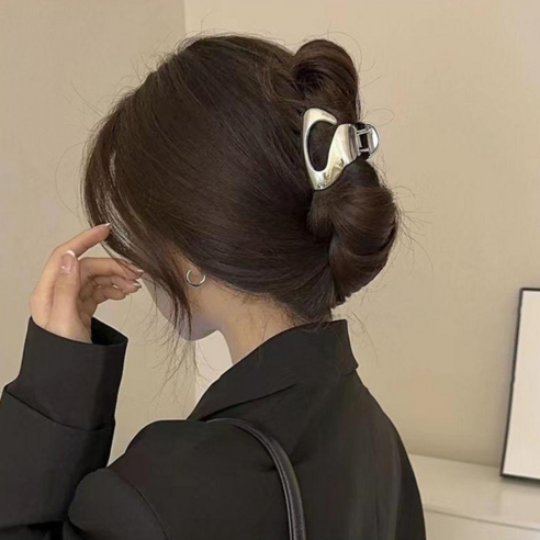 5초 만에 완성하는 우아함, 디아더컬러 커브 라운드 메탈 집게핀