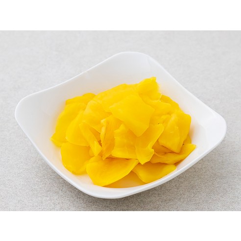 새콤달콤한 맛의 꼬들단무지로 입맛을 돋우세요