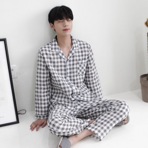 어나더디 커플용 모노체크 긴팔 잠옷 세트