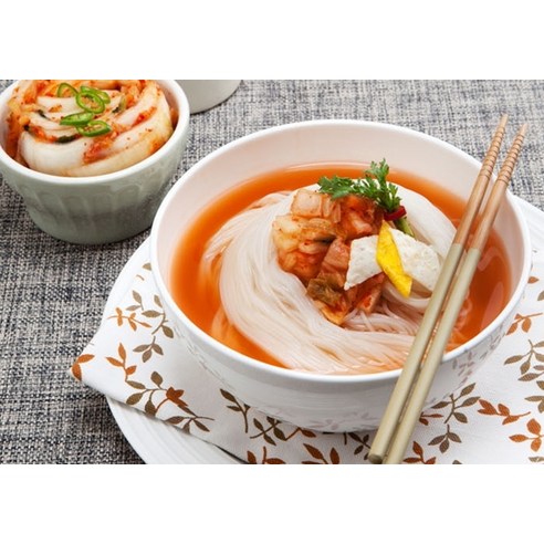 칼로리 부담 없이 즐기는 얼큰한 김치맛 쌀국수