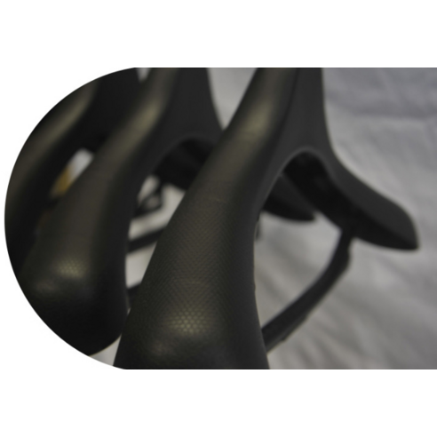 옷장 품격을 높여주는 호텔식 정장 옷걸이로 깔끔한 옷 관리 시작하세요!