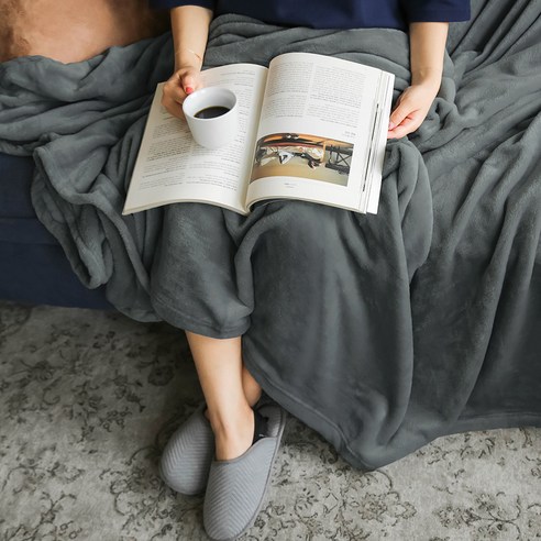 따뜻함을 품은 극세사 담요