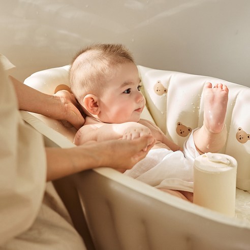 좁은 공간에도 쏙! 돗투돗 아가드 접이식 아기 욕조로 편리한 육아 시작하세요.