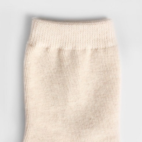 포근함과 튼튼함을 담은, 매일매일 함께하고 싶은 코지라벨 면사 양말