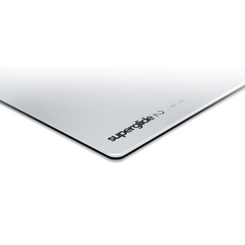 차가운 표면 위를 미끄러지듯, 압도적인 슬라이딩 경험을 선사하는 펄사 슈퍼글라이드 유리 마우스패드 v2 L