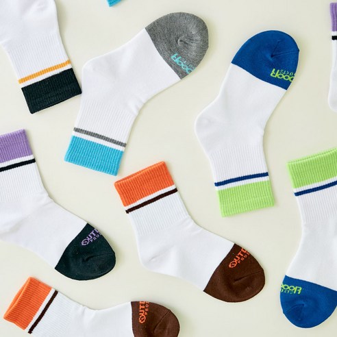 컬러풀한 디자인과 안전한 착용감! 아웃도어프로덕츠 아동용 컬러 블록 중목 양말로 우리 아이 발에 행복을 더하세요!