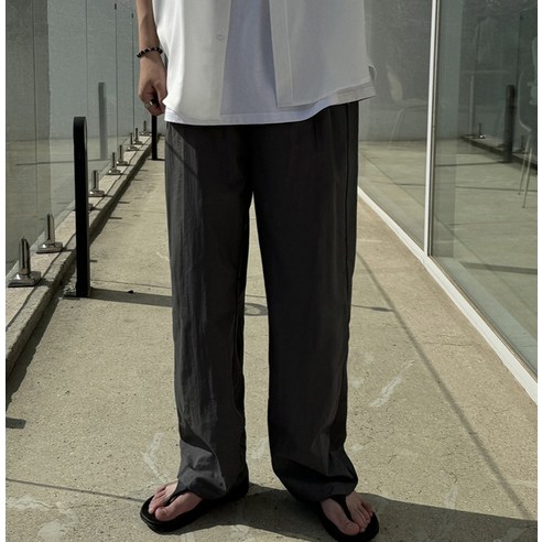 축축한 날씨에도 끄떡없는 쾌적함, 머시따 나일론 와이드 팬츠