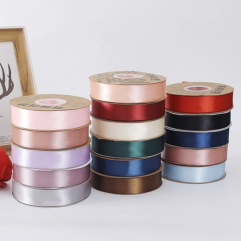 붉은 리본 하나로 평범한 선물을 특별하게!